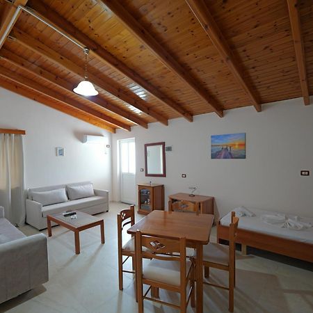 Arthur'S 4Apartments Borsh Esterno foto