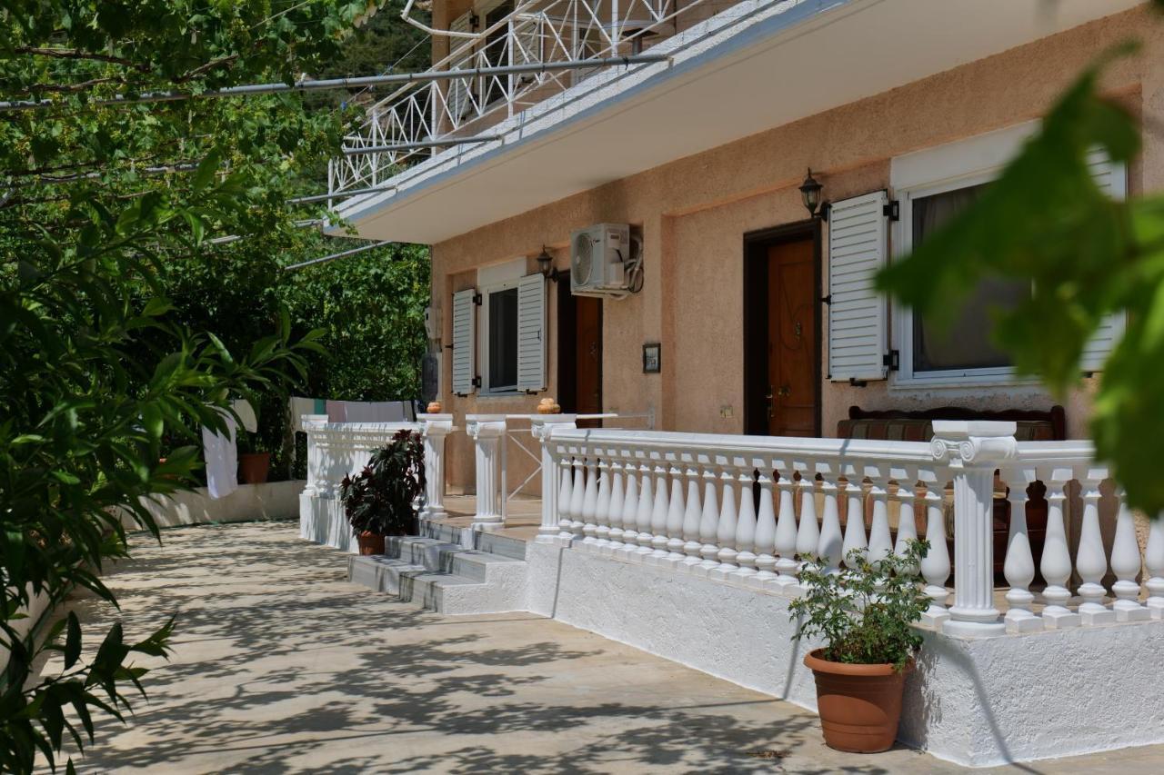 Arthur'S 4Apartments Borsh Esterno foto