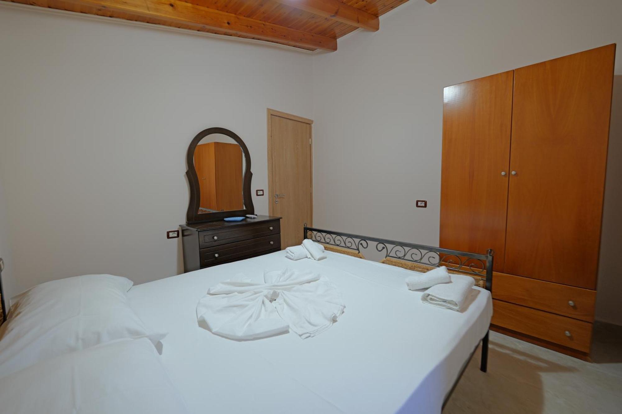 Arthur'S 4Apartments Borsh Esterno foto