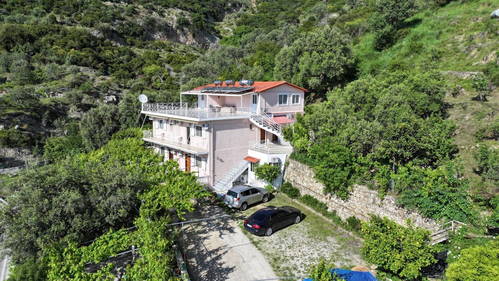 Arthur'S 4Apartments Borsh Esterno foto